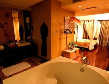 郑州养生会所的黄昏恋：当爱情遇上八十岁